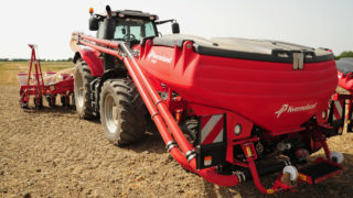 Pressure-free sowing with latest Kverneland hopper