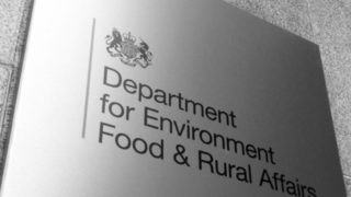 Foot and mouth: Control zone set up after potential case in England