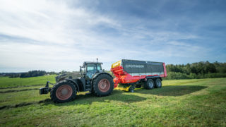 Machinery: Pottinger JUMBO 8000 forage wagon series