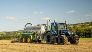 New Holland introduces first LNG tractor