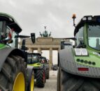 German farmers protest against cut in tax reliefs