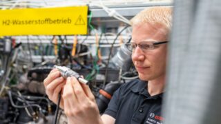Bosch backs injection of hydrogen but JCB prefers ported
