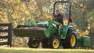 Tractor sales suffer large fall in US and Canada