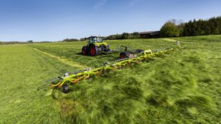 Claas launches 15m unit into tedder market