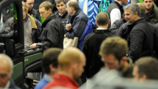 1,000s gather for Scotland’s largest indoor winter farming event