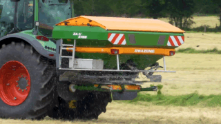 Fertilising second-cut silage as first cuts near an end
