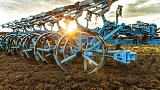 Lemken breaks new ground with mounted 8-furrow press
