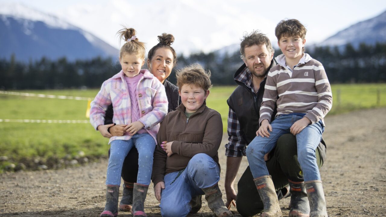 agriland.co.uk - Cathal O'Shea - Inside a New Zealand family farm milking 1,000 cows